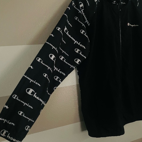 Unisex Champion Black Full-Zip Jacket with Logo Sleeves Rain jacket - Picture 3 of 5